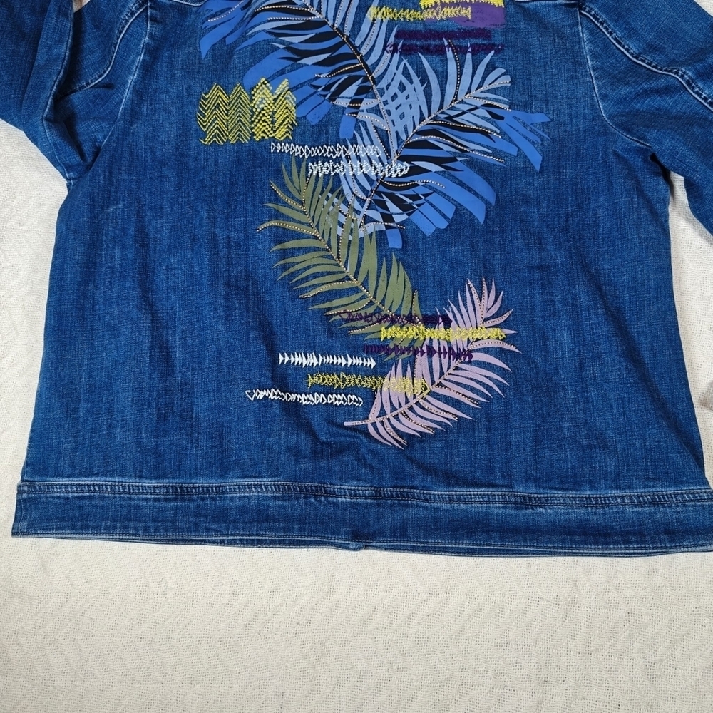 Chico's Design Artsy Embroidered Distressed Jean Jacket Size 4 XXL BohoArtsy - Picture 5 of 12